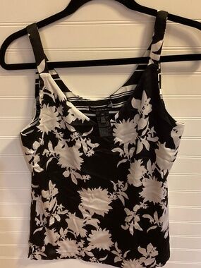 White House Black Market Black White Floral Sleeveless Blouse Size: XS